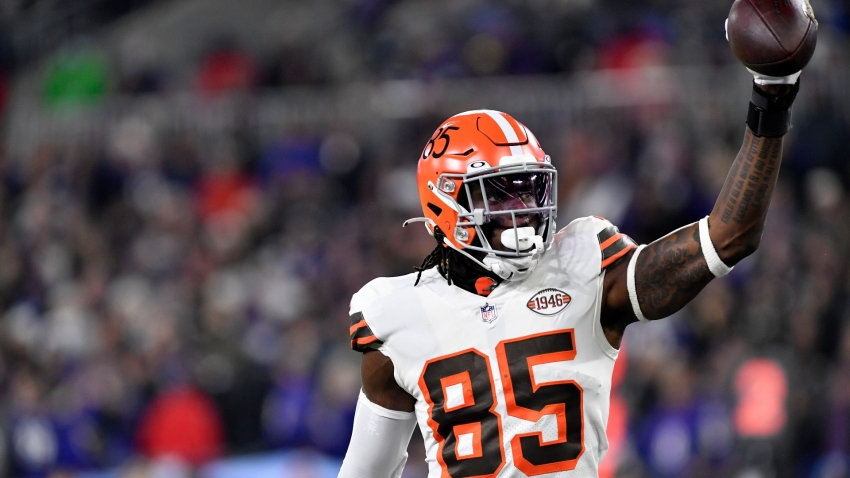 Browns reach agreement with Njoku on four-year extension