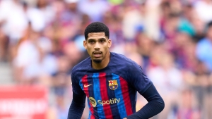 Barcelona defender Araujo in recovery after successful thigh surgery