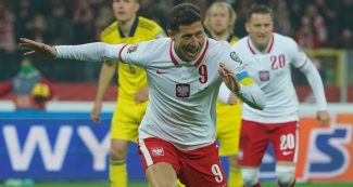 Poland 2-0 Sweden: Lewandowski takes Qatar place at Ibrahimovic&#039;s expense