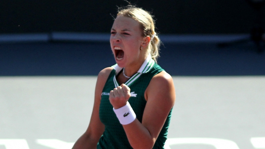 WTA Finals: Kontaveit crushes Pliskova for last-four spot