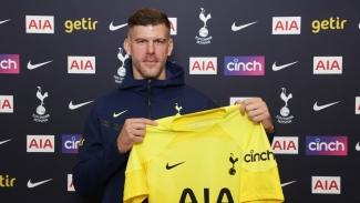 Tottenham to sign free agent Forster on two-year deal