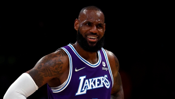 LeBron James&#039; minutes &#039;always a concern&#039;, says Vogel