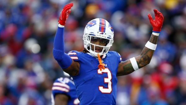 Buffalo Bills safety Damar Hamlin exits game via ambulance after scary  collapse, requires CPR - On3