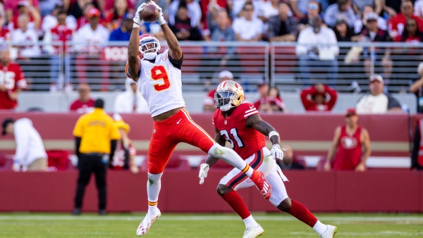 Patrick Mahomes' Hits Hurdling JuJu Smith-Schuster for 53-Yards