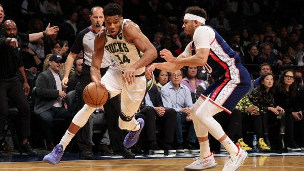 Giannis carries Bucks in overtime thriller, DeRozan&#039;s Bulls dig deep