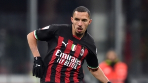 Milan midfielder Bennacer signs new long-term deal