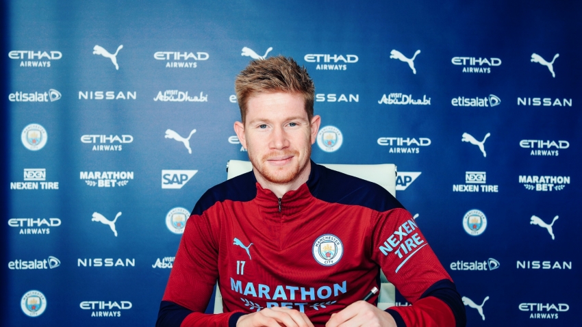 Kevin De Bruyne signs Man City extension to 2025