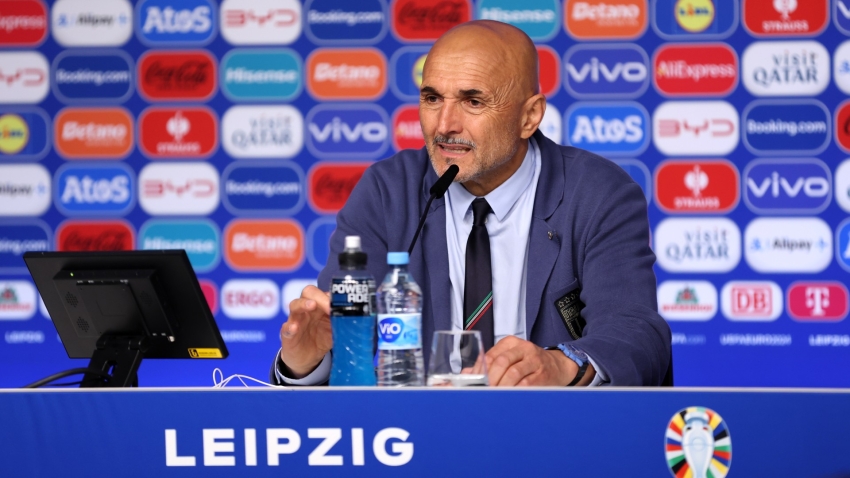&#039;I did my thesis on 3-5-2&#039; – Spalletti rages at talk of formation pact with Italy players