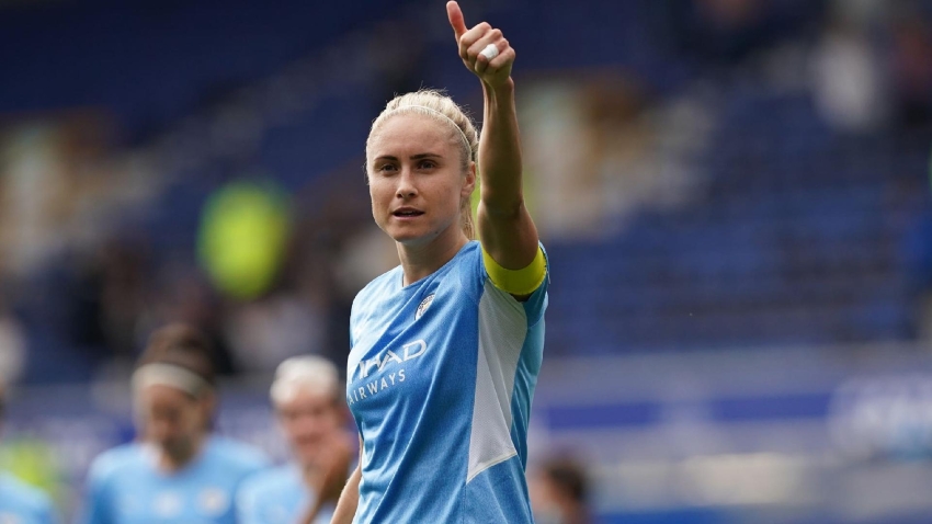 Manchester City captain Steph Houghton signs one-year contract extension