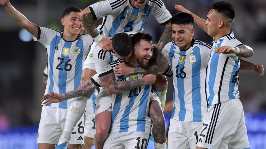 Argentina 2-0 Panama: Messi scores stunning free kick to bring up 800 career goals