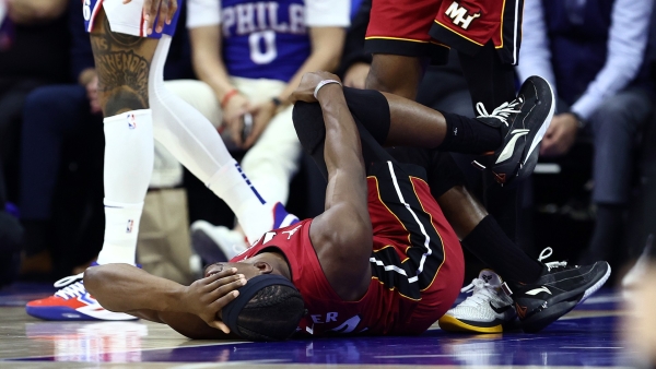 Heat forward Butler needs MRI on injured right knee