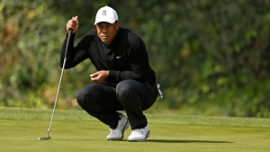 Tiger makes the cut despite horrid putting performance in second round of the Genesis Invitational
