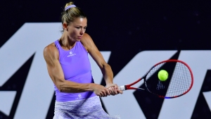 Giorgi secures fourth WTA title after winning final six games against Peterson