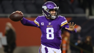 Cousins, Vikings hold off Bears to remain in playoff hunt