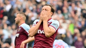 Moyes defends &#039;brave&#039; Noble after penalty pain against Man Utd