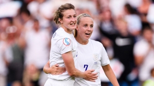 Beth Mead: England star signs new contract at Arsenal