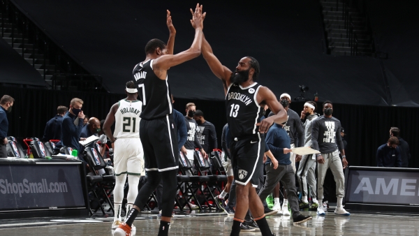 Harden and Durant see Nets past Bucks, Warriors end Lakers&#039; winning streak