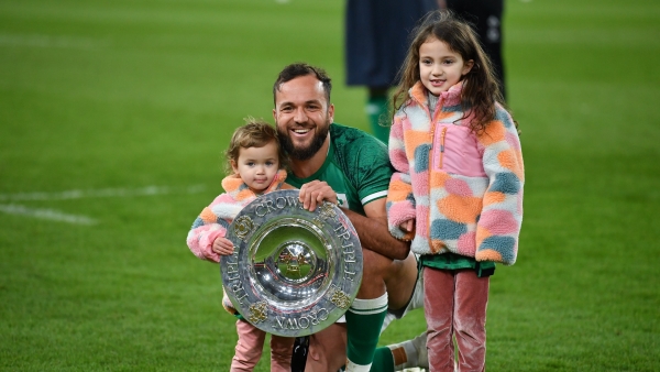 Six Nations: Gibson-Park celebrates Ireland&#039;s Triple Crown