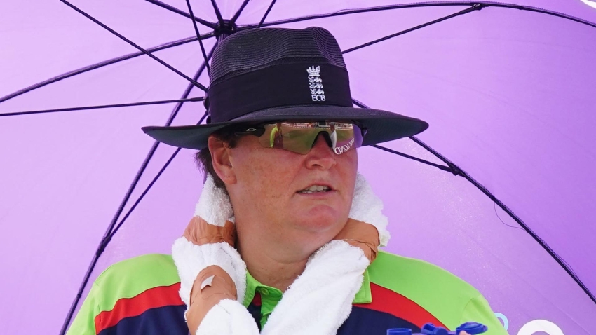 Umpire Sue Redfern makes Blast history as Gloucestershire brush aside Middlesex