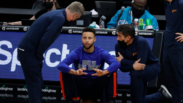 Warriors&#039; Kerr: No COVID-19 protocols in place, absent Curry was just sick