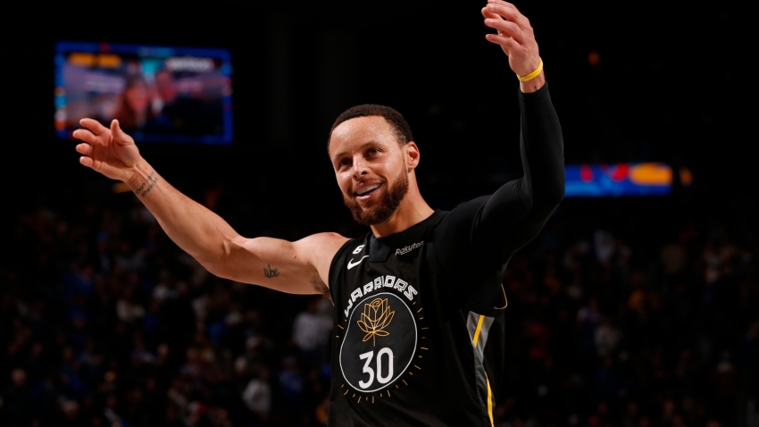 Curry ignites crucial Warriors comeback, Mitchell drops 44 in Cavaliers loss