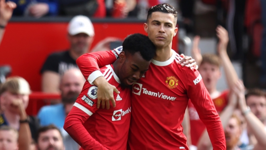 Man Utd plumbed new depths but handful of players kept reputation intact