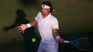 Lopez brings up 500th career win, Thiem injured in Mallorca
