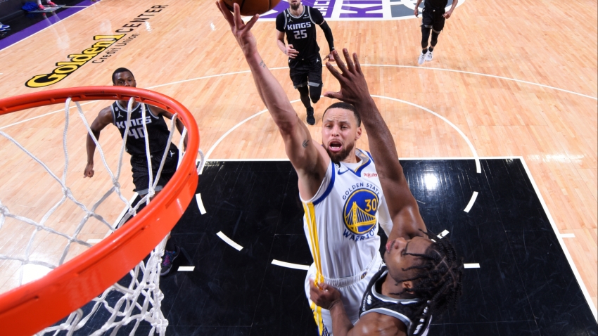 Splash Brothers deliver rare Golden State Warriors road win, Lakers move up to seventh in the West