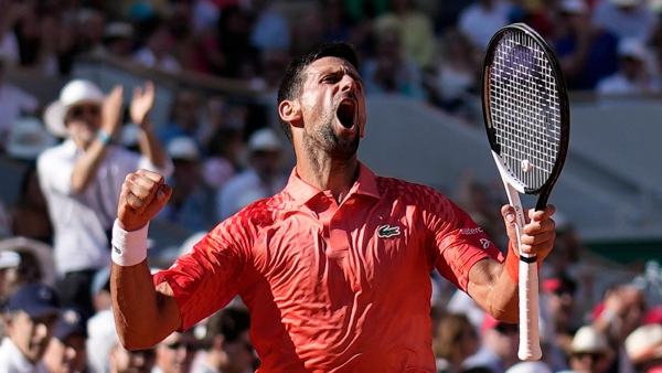 Djokovic battles past Murray