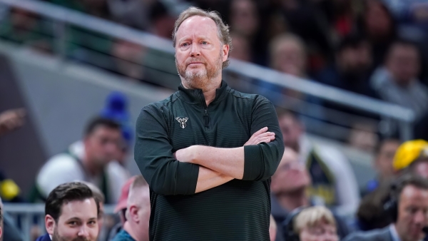 Budenholzer agrees to five-year contract to coach Suns