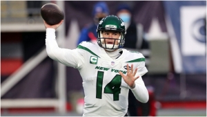 Jets GM to listen to trade offers for QB Darnold
