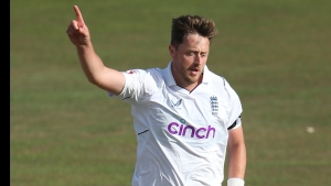 England seamer Robinson sees no need for &#039;gimmicky&#039; day-night Tests