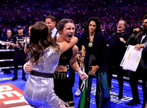 Katie Taylor becomes undisputed light-welterweight champion