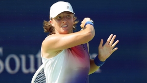 Swiatek sets up Sabalenka semi-final in Cincinnati