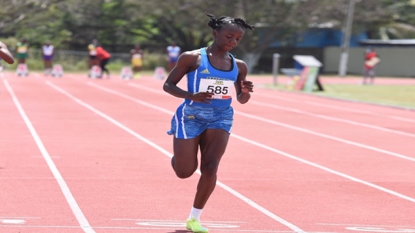 Hydel leads all qualifiers for High School Girls Championship of America  4x100m final; Edwin Allen, St.