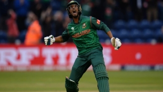 Mahmudullah led Bangladesh to victory with an unbeaten 41