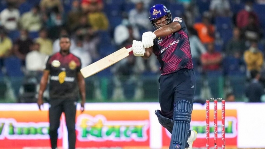 Odean Smith on his way to an 11-ball 32 that proved crucial to Deccan Gladiators 19-run victory over Northern Warriors on Sunday.