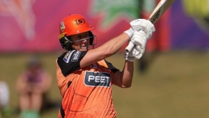 Sophie Devine hit 70* to lead the Perth Scorchers to victory.