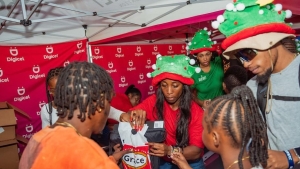 Fraser-Pryce thankful after 16th annual Christmas treat in Waterhouse